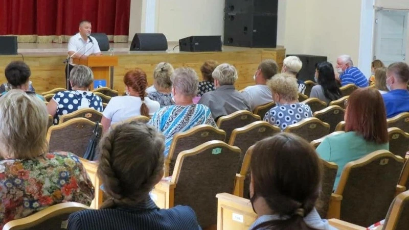 В.И.Антонюк провел встречу с жителями