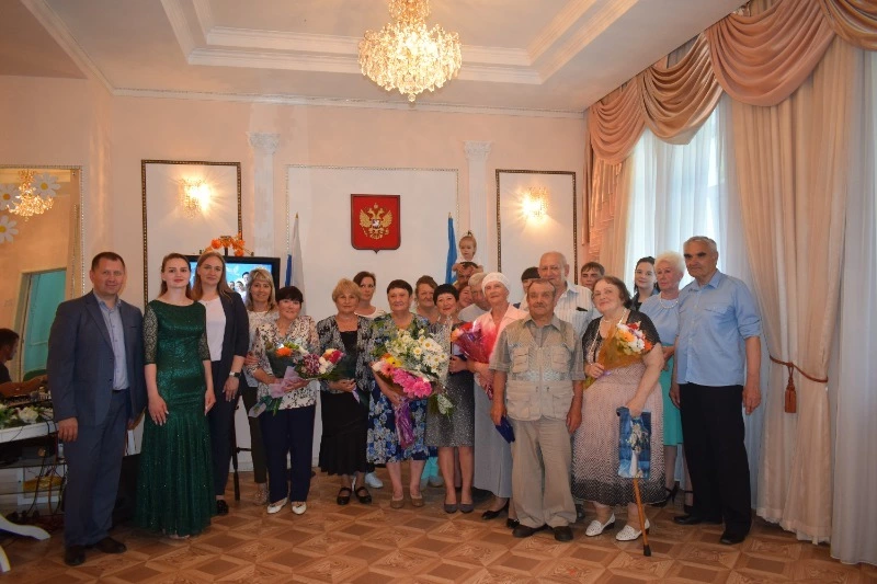 Сегодня празднуют День семьи, любви и верности