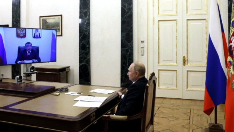 Путин провел по видеосвязи встречу с главой Сахалинской области