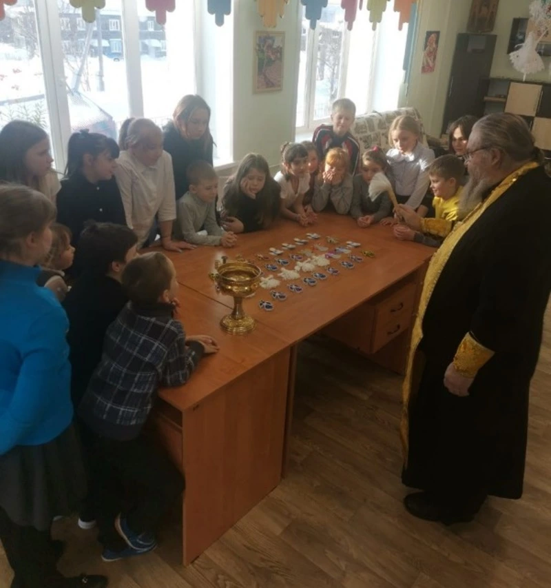 Александровцы собрали посылку для воинов, находящихся в зоне СВО