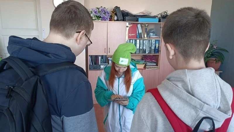 Волонтеры помогают александровцам проголосовать за проекты благоустройства