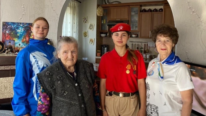 Александровских ветеранов трудового фронта поздравили с наступающим праздником