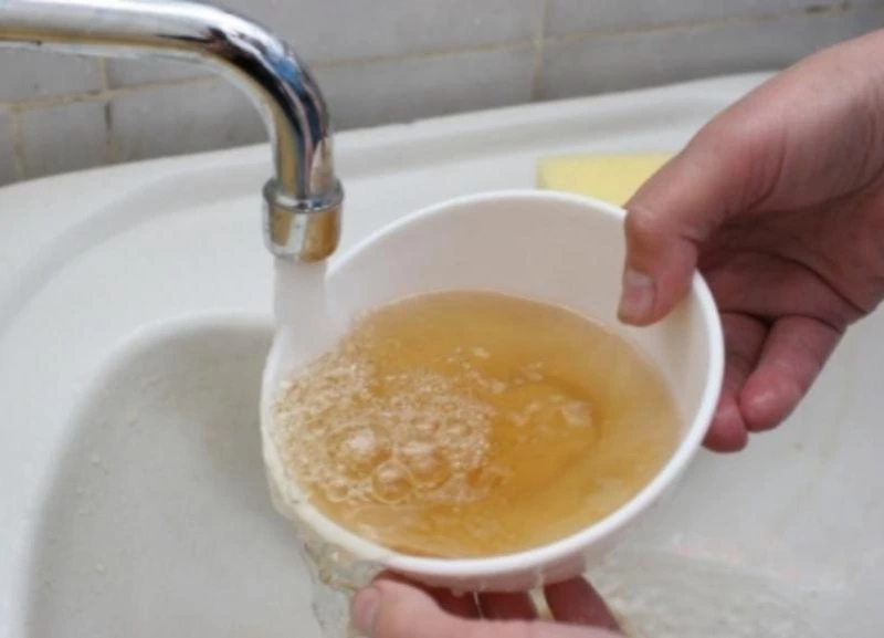 Жители в тревоге: грязная вода из крана