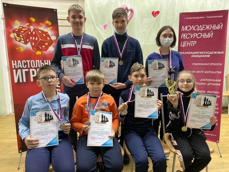 Александровцы сразились в шахматах