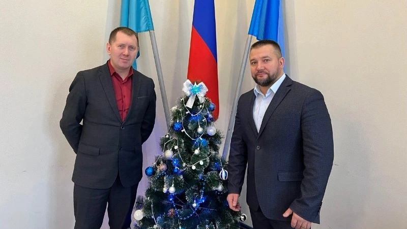 Поздравление с наступающим Новым годом и Рождеством от мэра и председателя Собрания