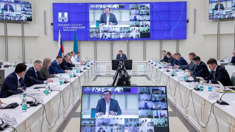 Лимаренко поручил приступить к масштабному ремонту дорог в области раньше запланированного