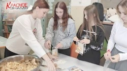 Активисты школы №1 поддержали наших бойцов вкусным угощением