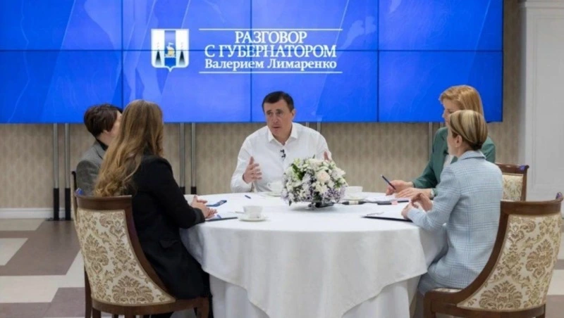 Валерий Лимаренко провел интервью с журналистами крупнейших телеканалов района