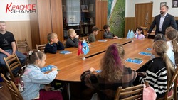 Знакомство с местным самоуправлением: летние лагеря посетили администрацию муниципалитета