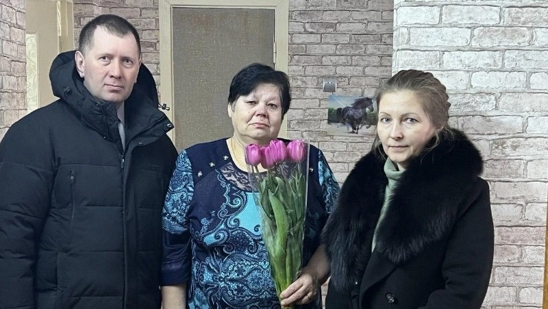Женщин Александровск-Сахалинского района поздравили с 8 Марта