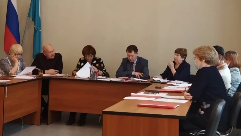 В.И.Антонюк отчитался перед депутатами о результатах 2021 года