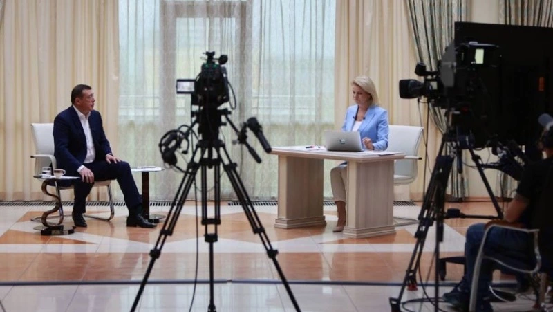 Началась прямая трансляция с губернатором Сахалинской области Валерием Лимаренко