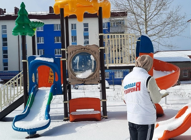 В Александровске-Сахалинском провели мониторинг состояния детских площадок