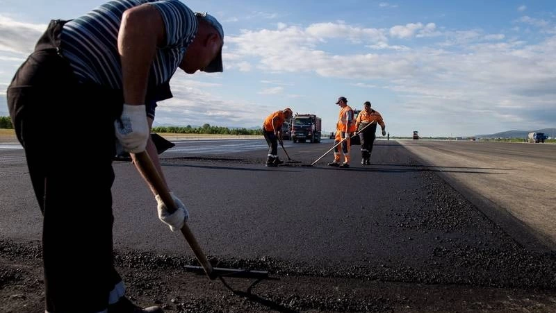 Более 54 километров трассы Южно-Сахалинск – Оха заасфальтируют в этом году