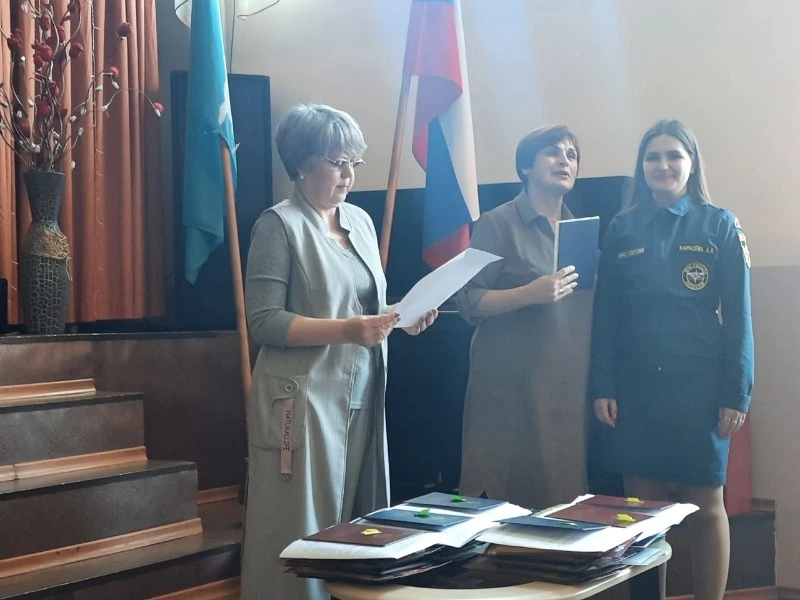 Выпускникам Александровск-Сахалинского колледжа вручили дипломы