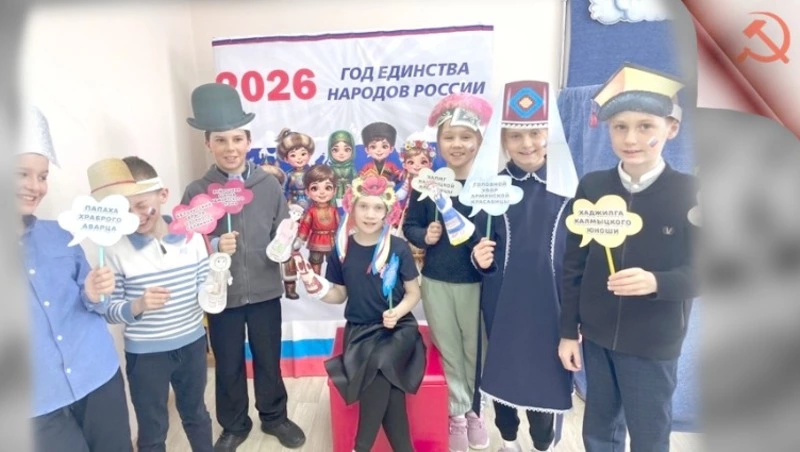 Наше единство рождается из многообразия: мастер-класс «Узоры родной земли» в детской библиотеке