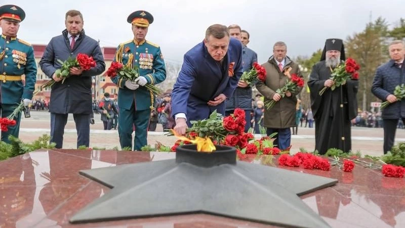 Губернатор Валерий Лимаренко поздравил сахалинцев и курильчан с Днем Победы