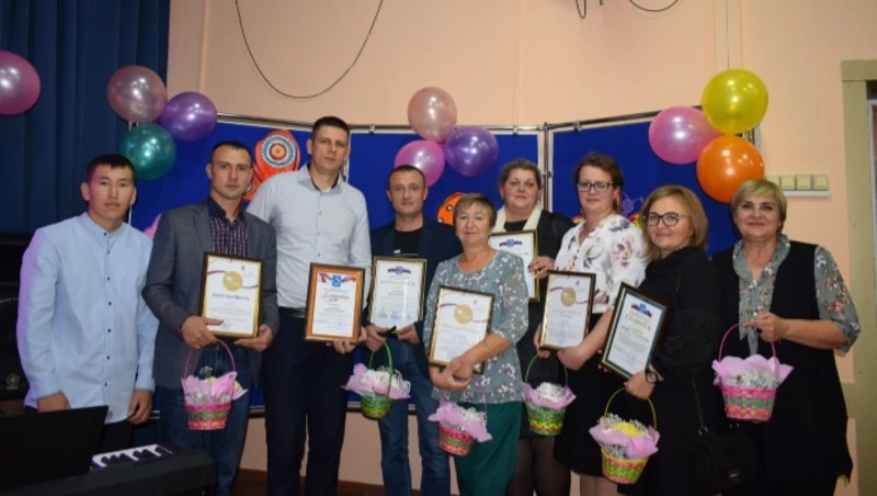 И пусть в их честь звучат аплодисменты…