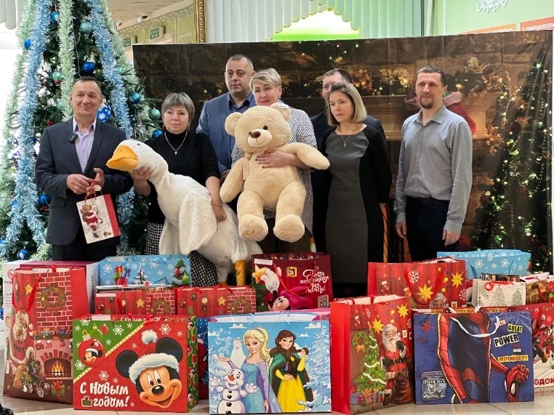 Акция «Елка желаний»: воплощение детских мечтаний