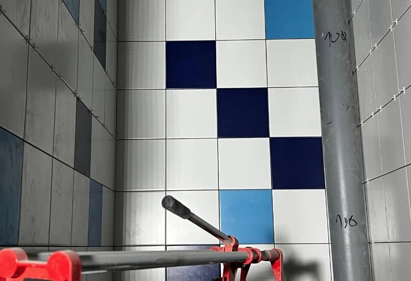 Работы по ремонту бассейна продолжаются