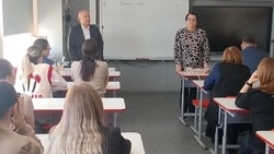 Председатель Александровск-Сахалинской ТИК Надежда Васильева встретилась с коллективами школ города