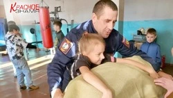 Во время каникул в гостях у пожарных города Александровска-Сахалинского побывали школьники