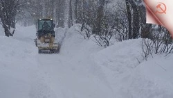 Александровск-Сахалинский продолжает борьбу со снежными заносами