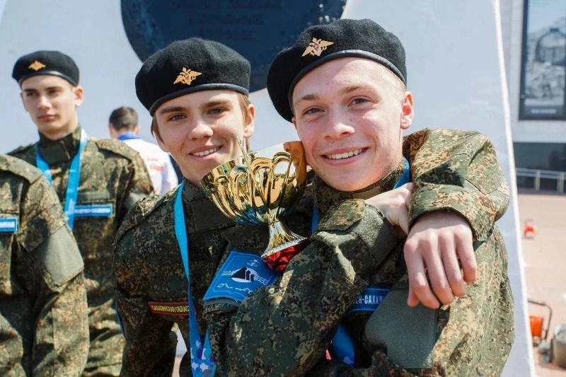 ГОТОВ К ТРУДУ И ОБОРОНЕ!